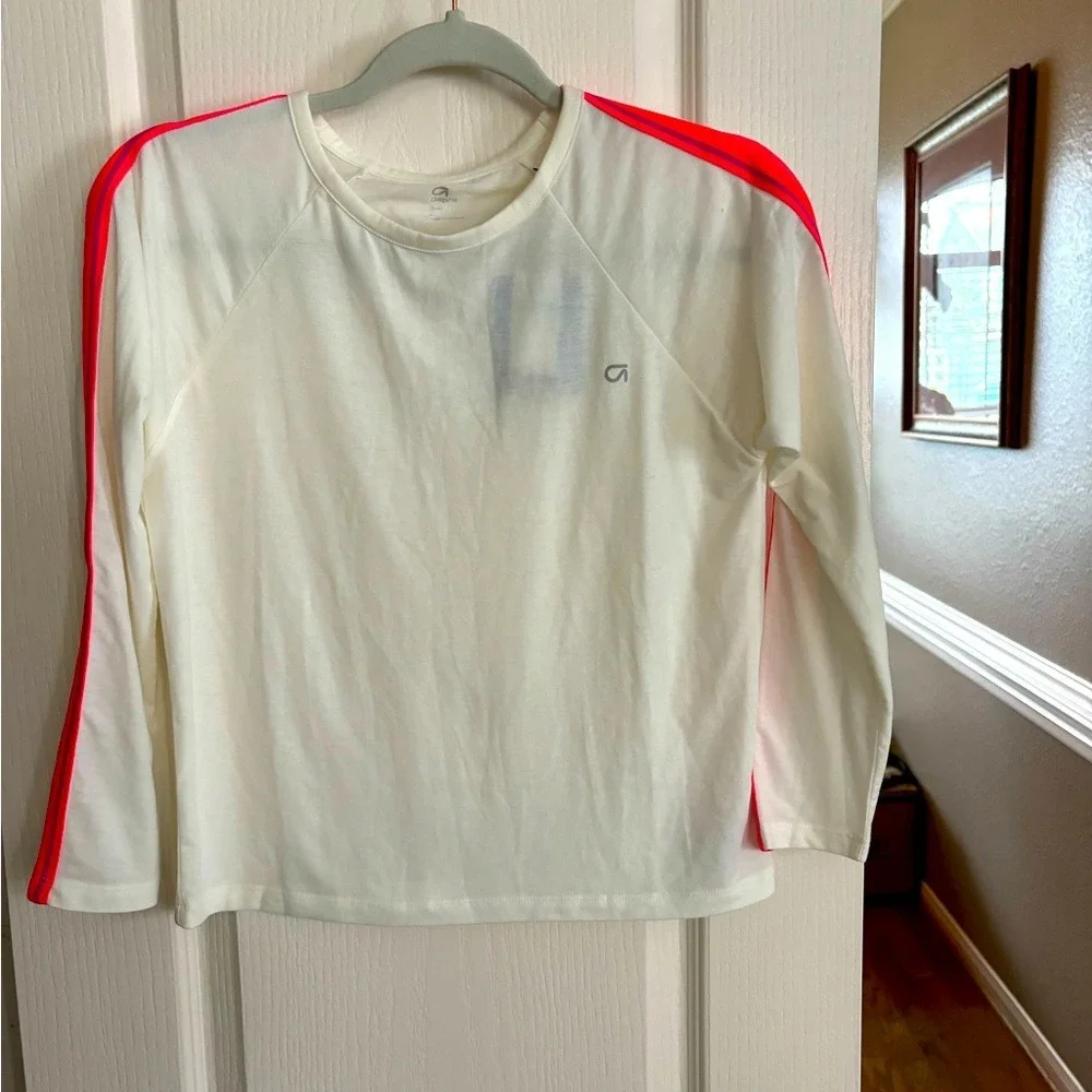 Brand new with tags gap fit. Great colors. Size large. 1057 youth